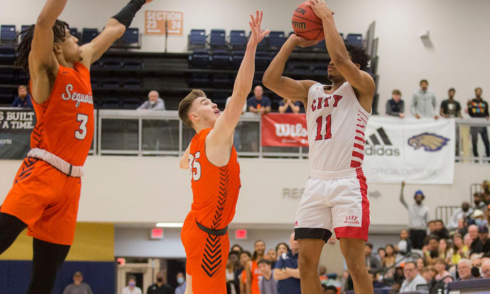 Jamir Thomas scored 14 points in the State Championships semifinal win over Sequoias. (Photo courtesy CCCMBCA)