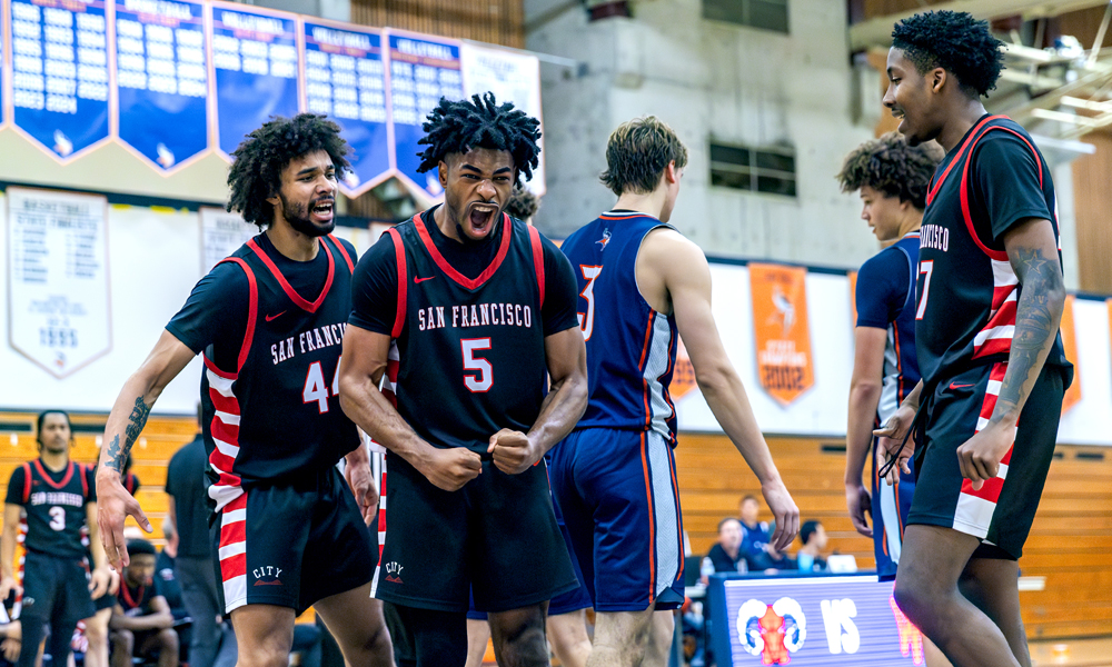 Miles Amos (5) led the Rams with 27 points in the win at West Valley College. (Photo by Eric Sun)